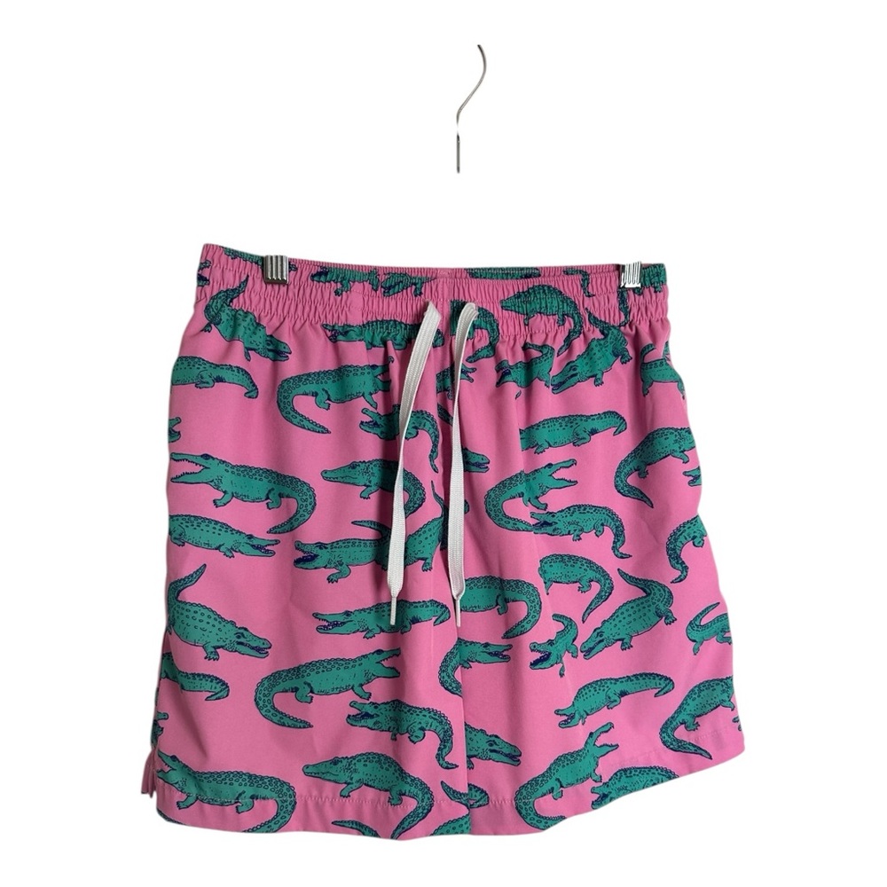 Chubbies Pink Shorts with Green Alligator Design L 5.5”